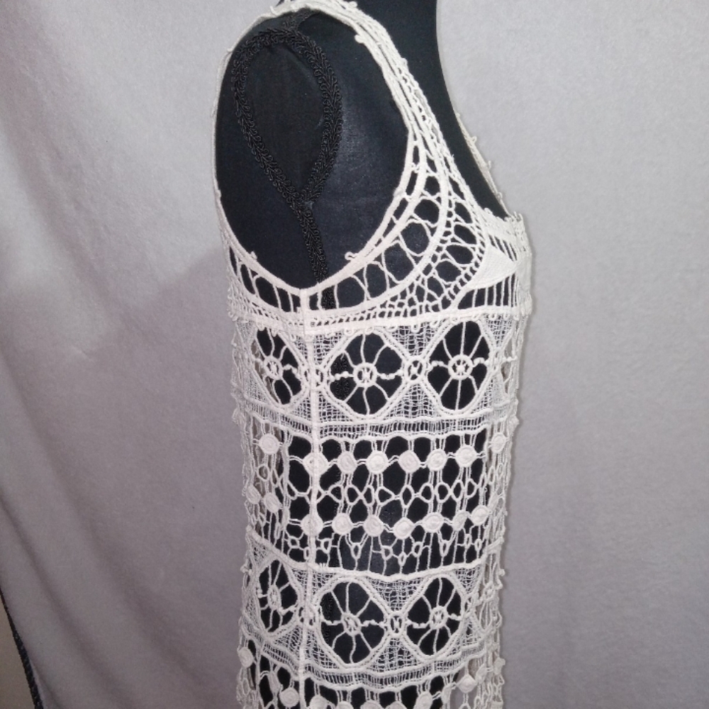 Maurices Cream Crochet Lace Top Size M - Picture 5 of 12